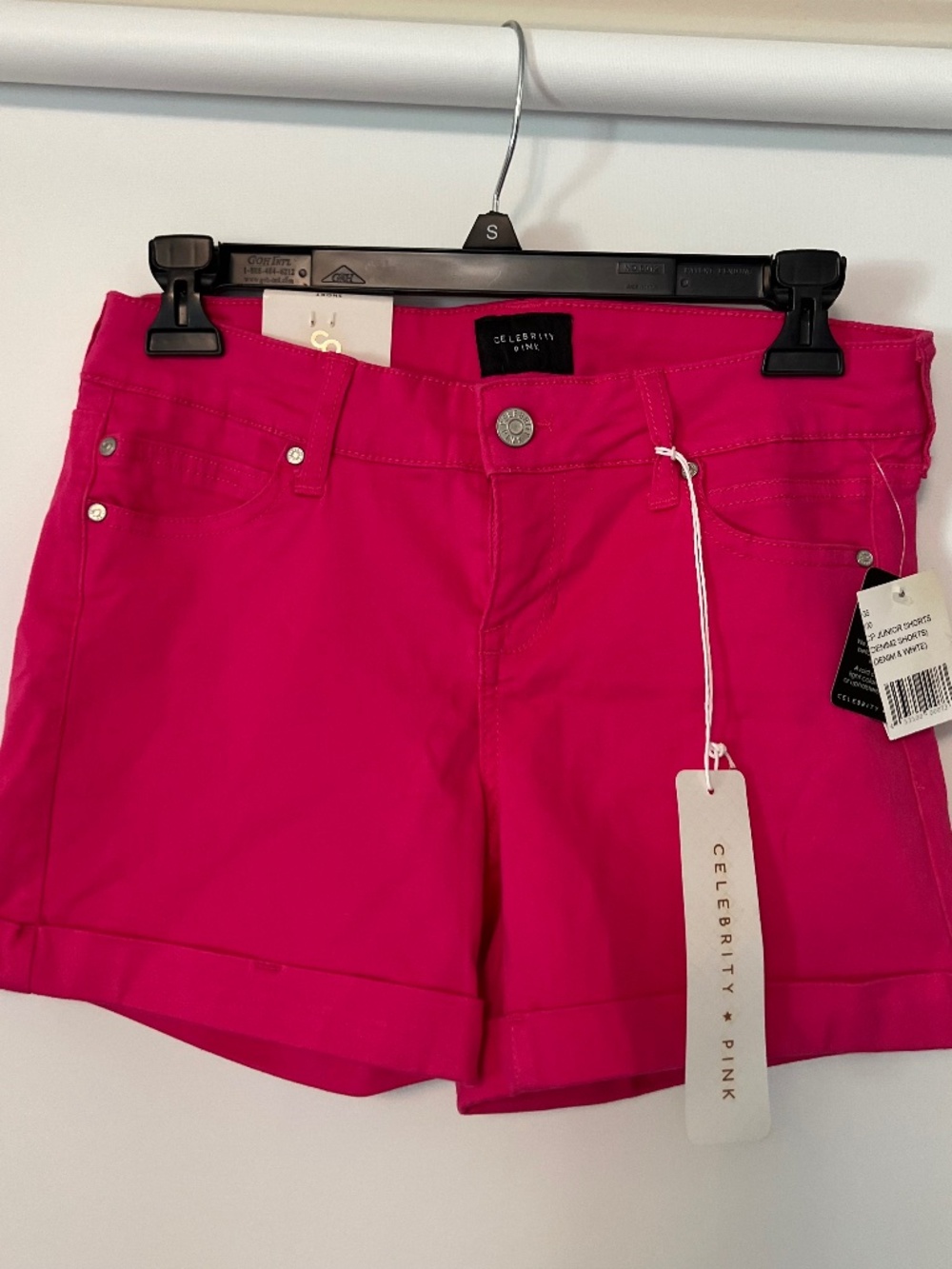 Women’s Celebrity pink shorts size 3/26 hot pink short pant